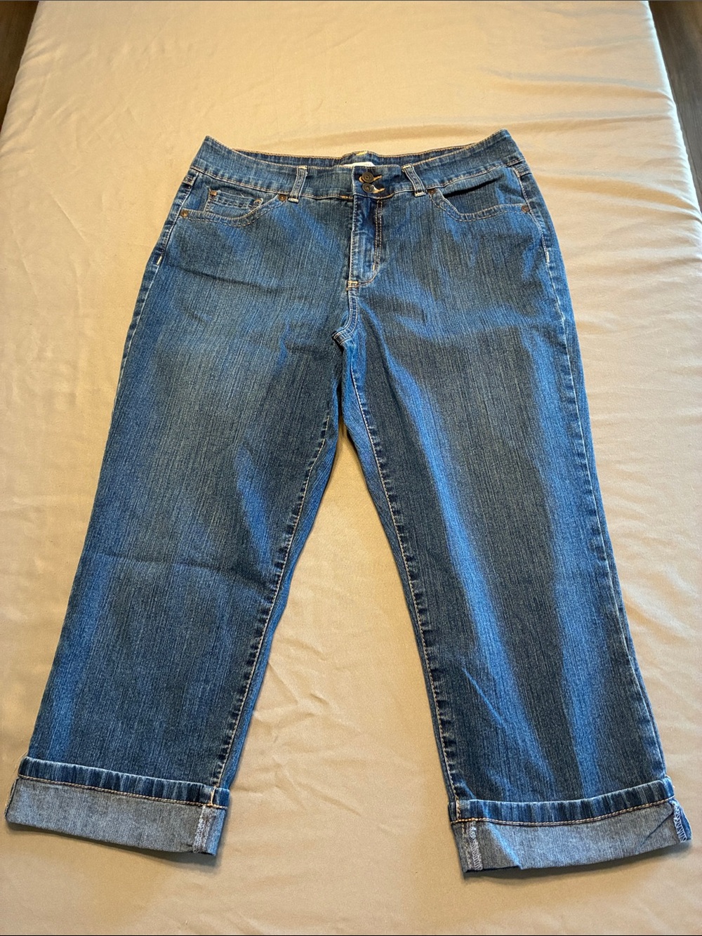 Bandolino Women's Blue Cropped Cuffed Straight Jeans